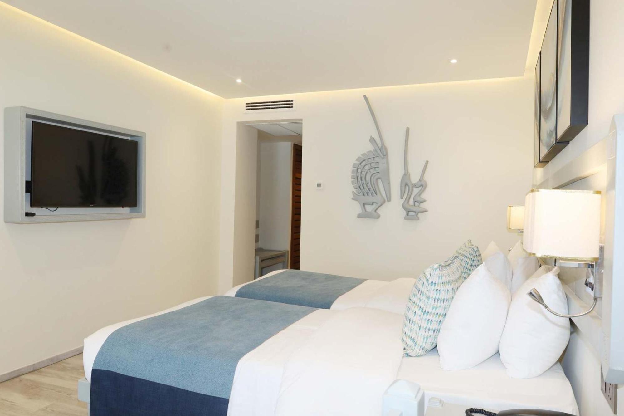Baobab Beach Resort & Spa Diani Beach Esterno foto