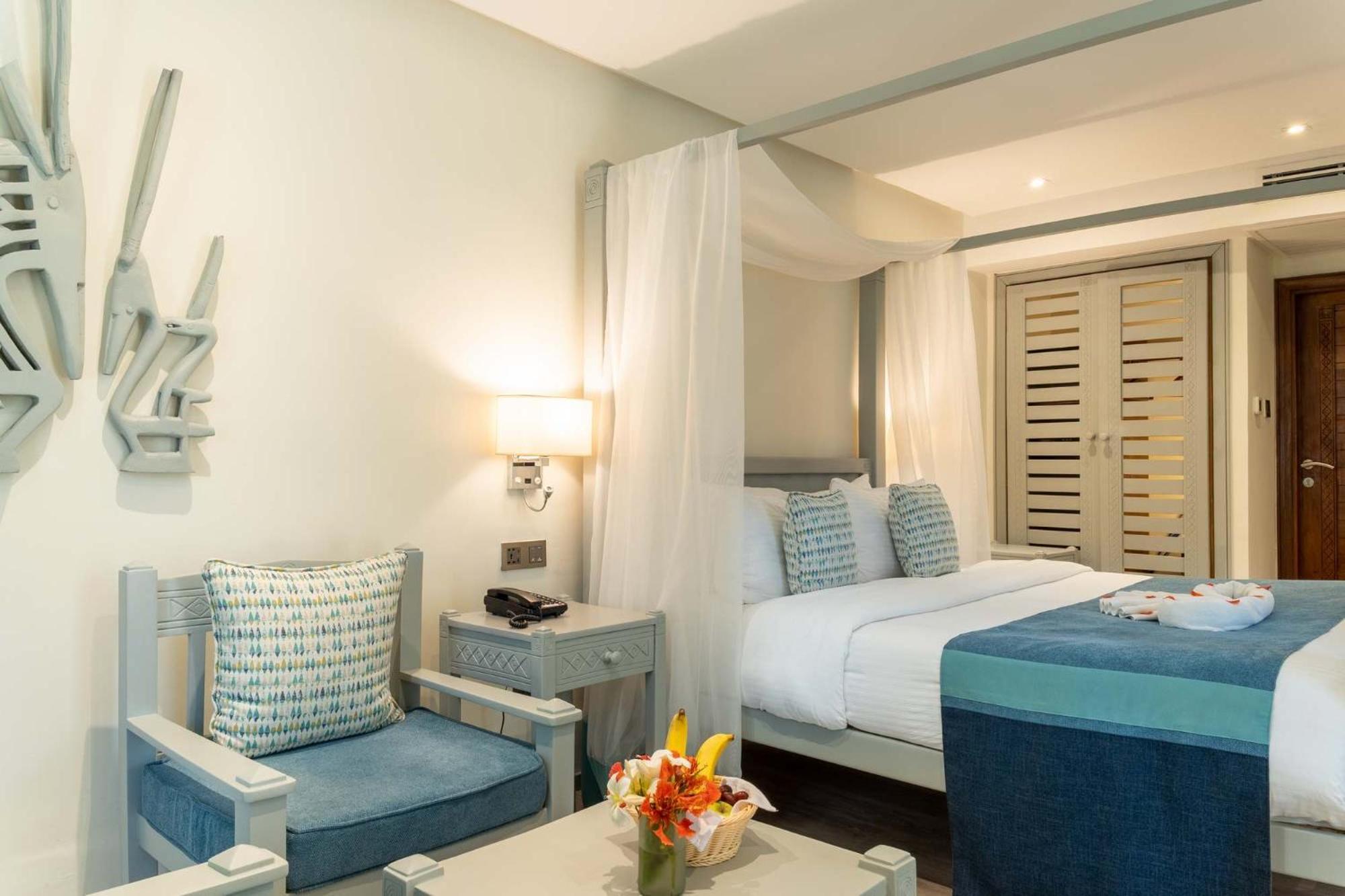 Baobab Beach Resort & Spa Diani Beach Esterno foto