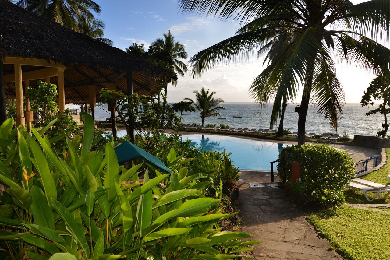 Baobab Beach Resort & Spa Diani Beach Esterno foto