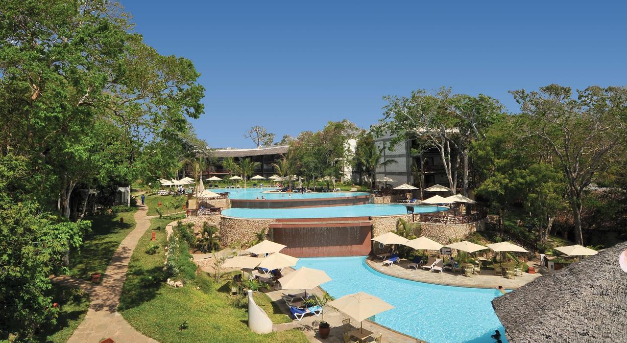 Baobab Beach Resort & Spa Diani Beach Esterno foto